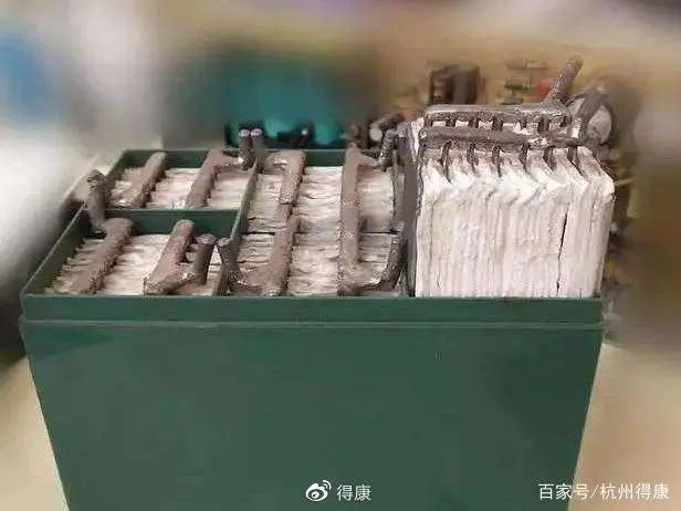 铅酸蓄电池电极反应_铅酸蓄电池的电极反应为_铅蓄电池电极反应式酸性