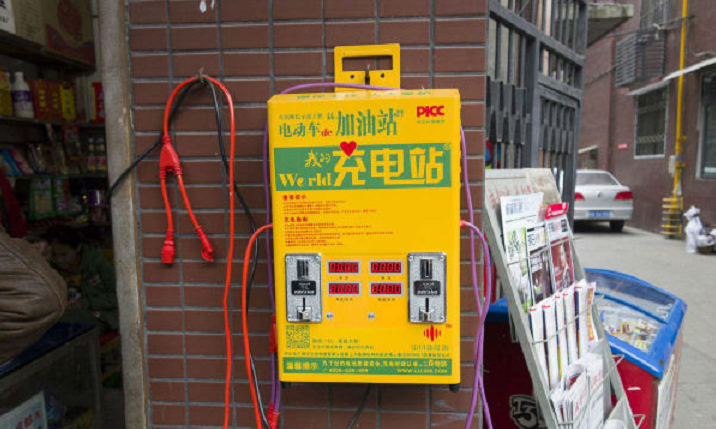 铅酸蓄电池充不进电怎么修复_铅酸电池加了修复液充电发烫_铅酸蓄电池修复充电器